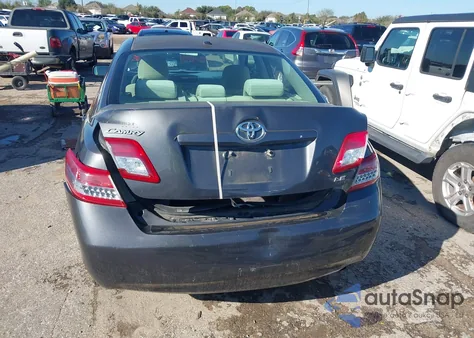 2011 Toyota Camry Le z USA, uszkodzony, nr VIN 4T1BF3EK3BU647258